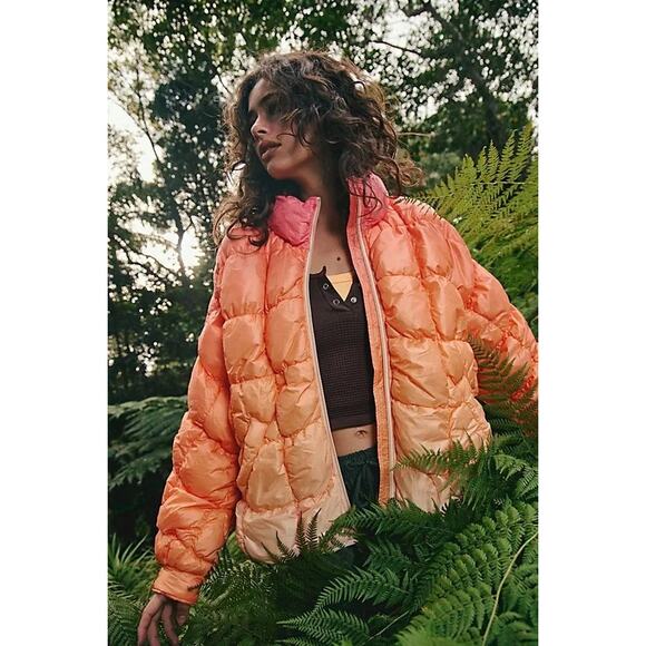 NWT FREE PEOPLE Scrunchy Glossy Printed Pippa Packable Puffer Jacket $228 SMALL - Picture 3 of 8